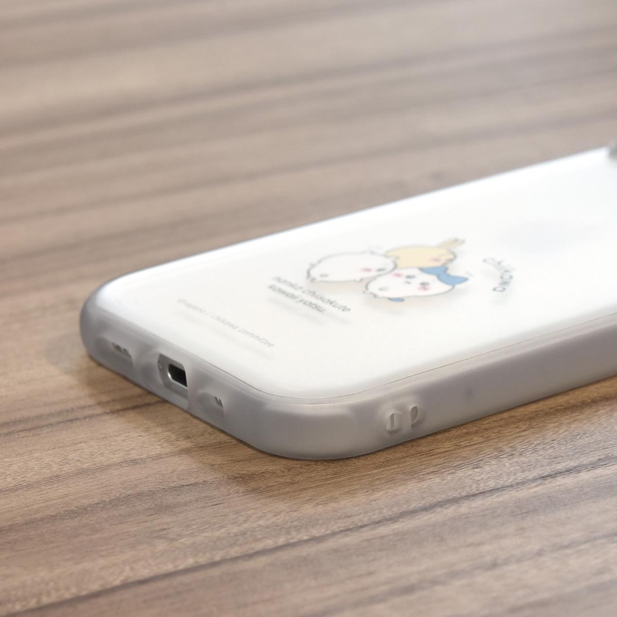 ちいかわ IIIIfit Clear iPhone対応ケース(ふりかえり)