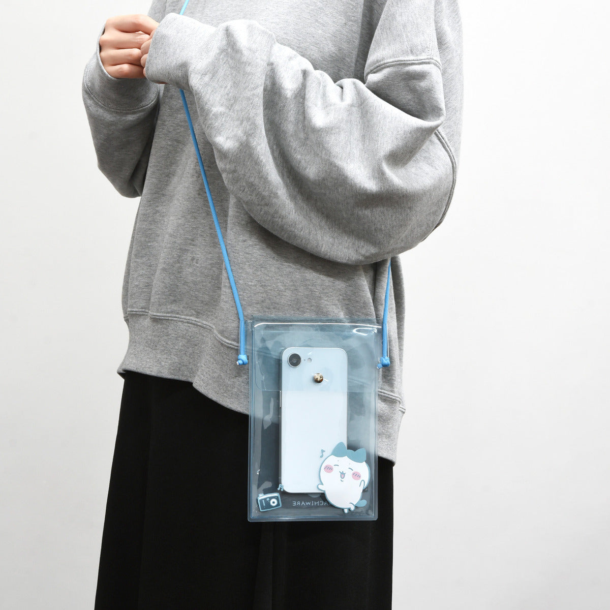 Chiikawa IIIIpocket Clear Smartphone Pouch (Hachiware)