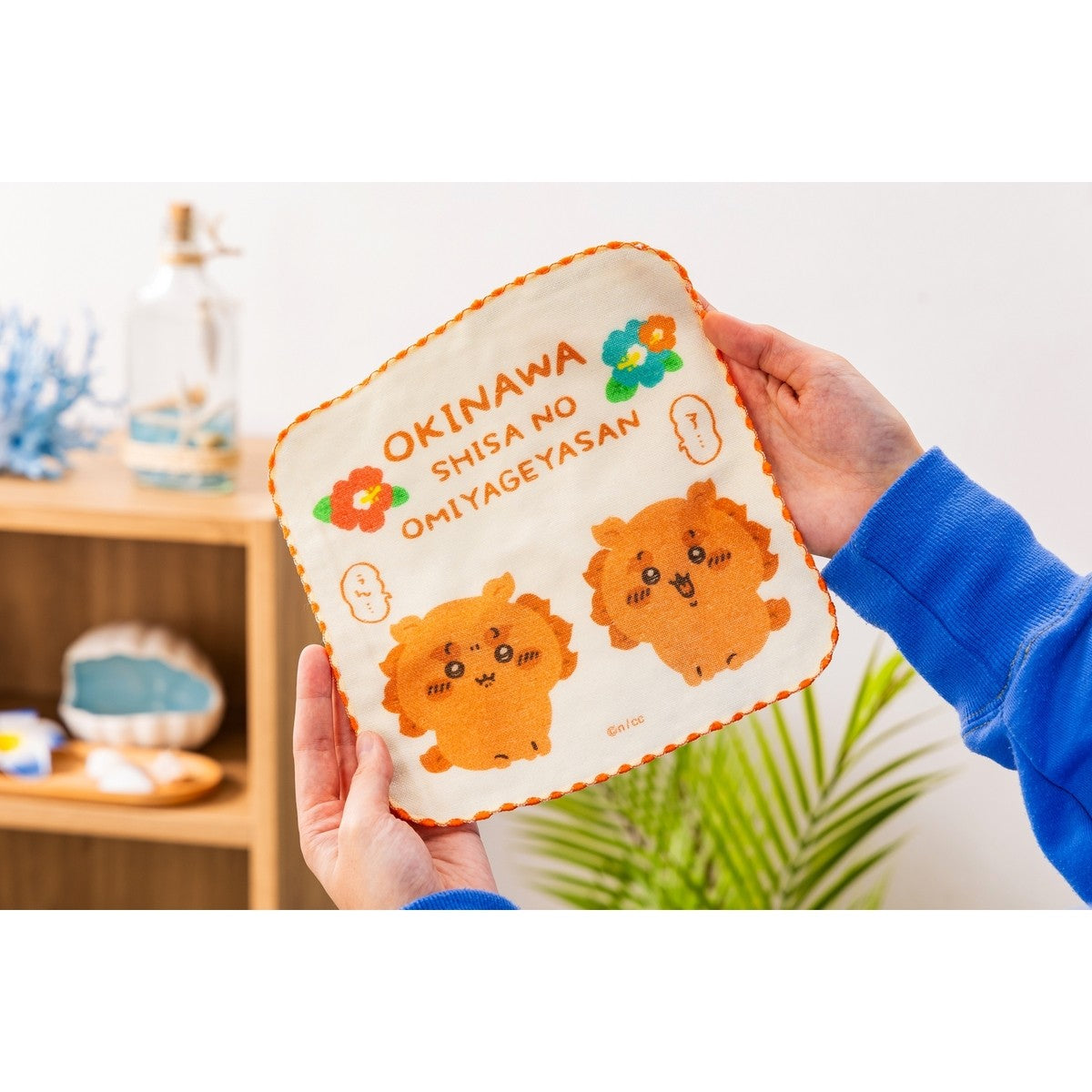 Chiikawa Shisa's Souvenir Shop Gauze Hand Towel (A...Un...)