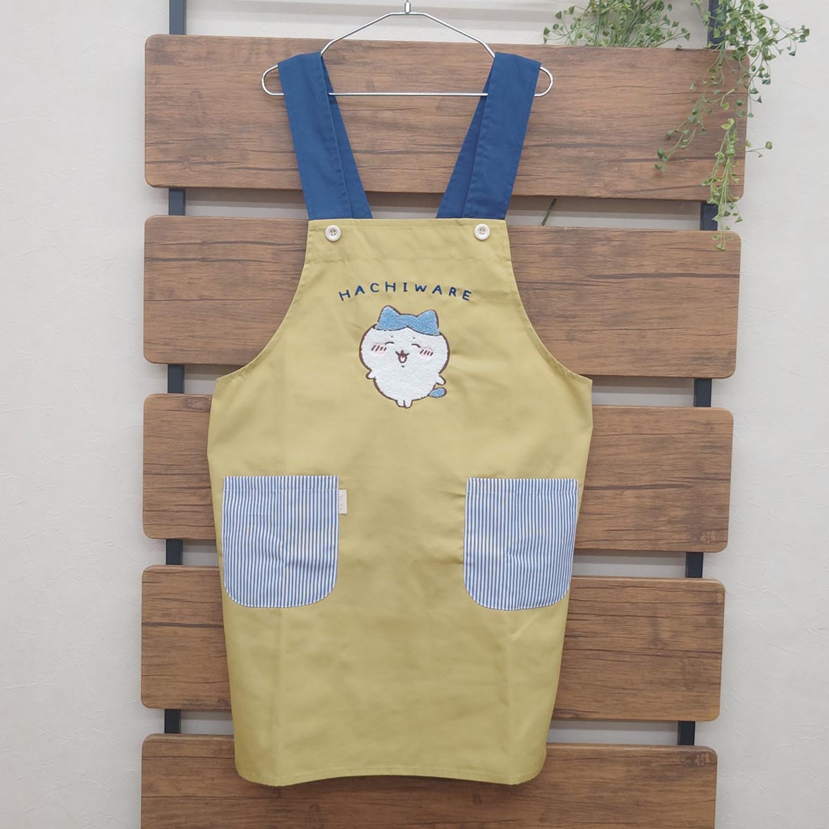Chiikawa Unisex Apron (Hachiware)