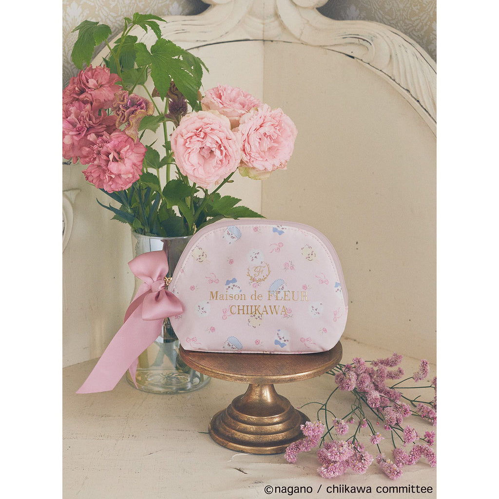 【reservation】Chiikawa Maison de FLEUR Total Pattern Round Pouch [Scheduled to be shipped sequentially from mid -March 2025 (not canceled in the case of postponement of shipping)]