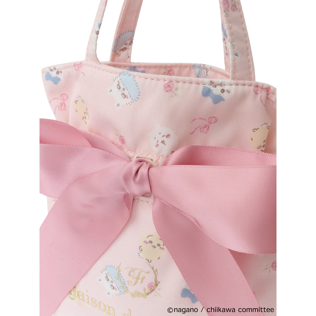 【reservation】Chiikawa Maison de FLEUR Total Pattern Drawstring Pouch [Scheduled to be shipped sequentially from mid -March 2025 (not canceled in the case of postponement of shipping)]