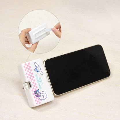 ちいかわ×サンリオキャラクターズ スーパーマーケットなLightning／Type-Cコネクタ付き リチウムイオン充電器 4000mAh（ちいかわ＆シナモロール）