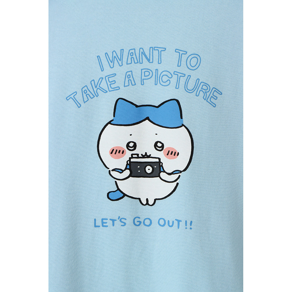 I'm looking forward to going out! T -shirt Hachiware and Camera Light Blue