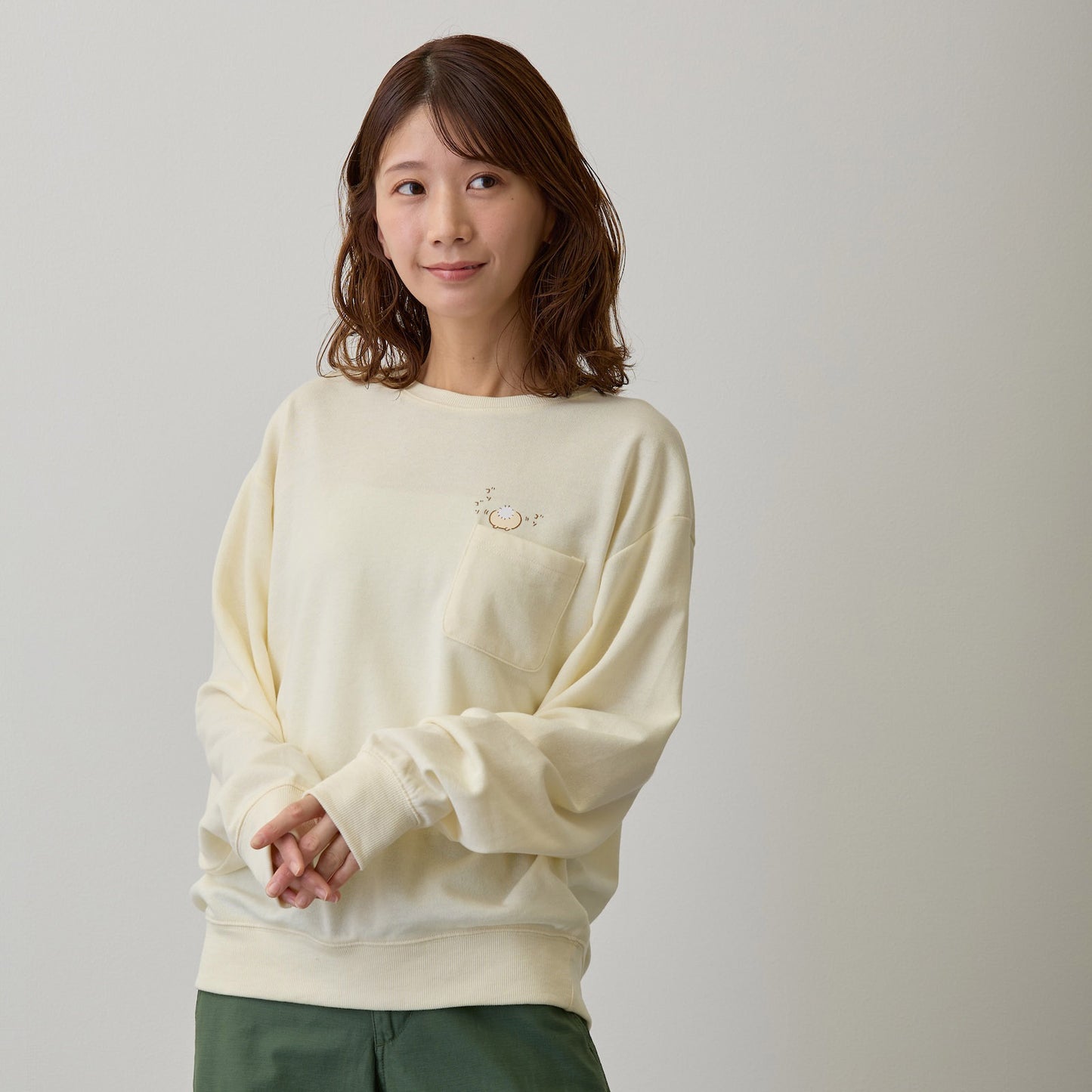 치이카와 맨투맨 티셔츠 부적 주울까 크림