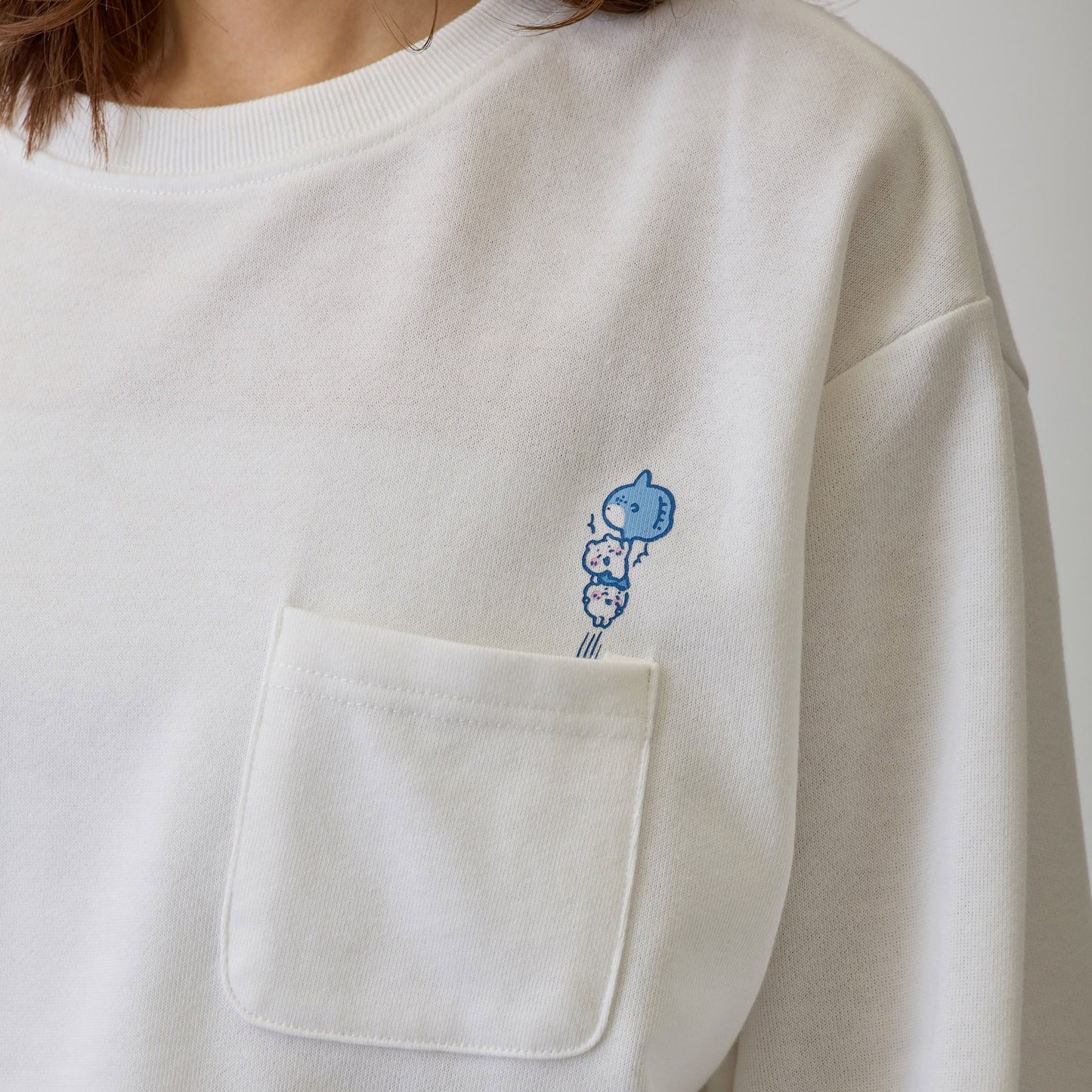 치이카와 맨투맨 티셔츠 목마 점프 화이트