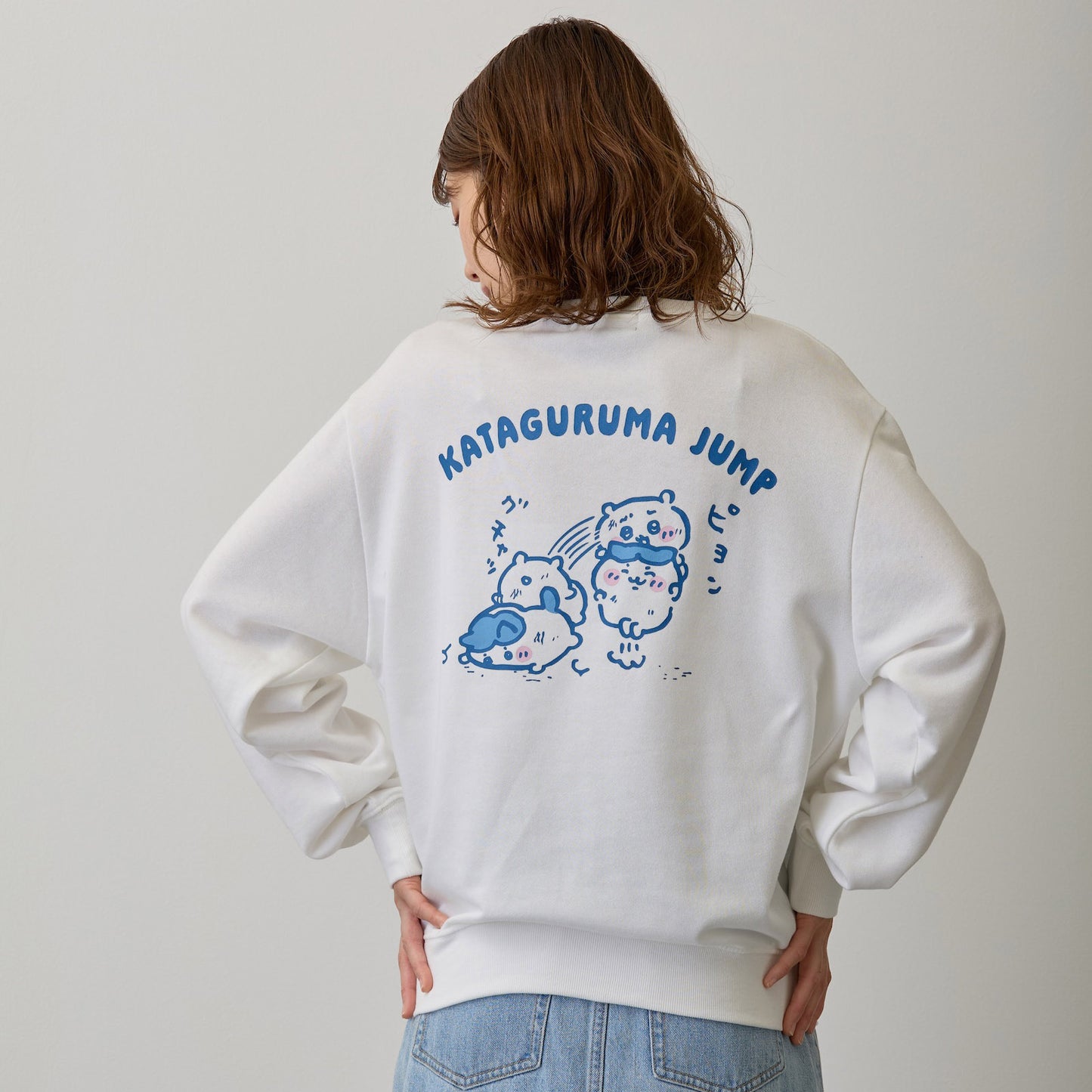 치이카와 맨투맨 티셔츠 목마 점프 화이트