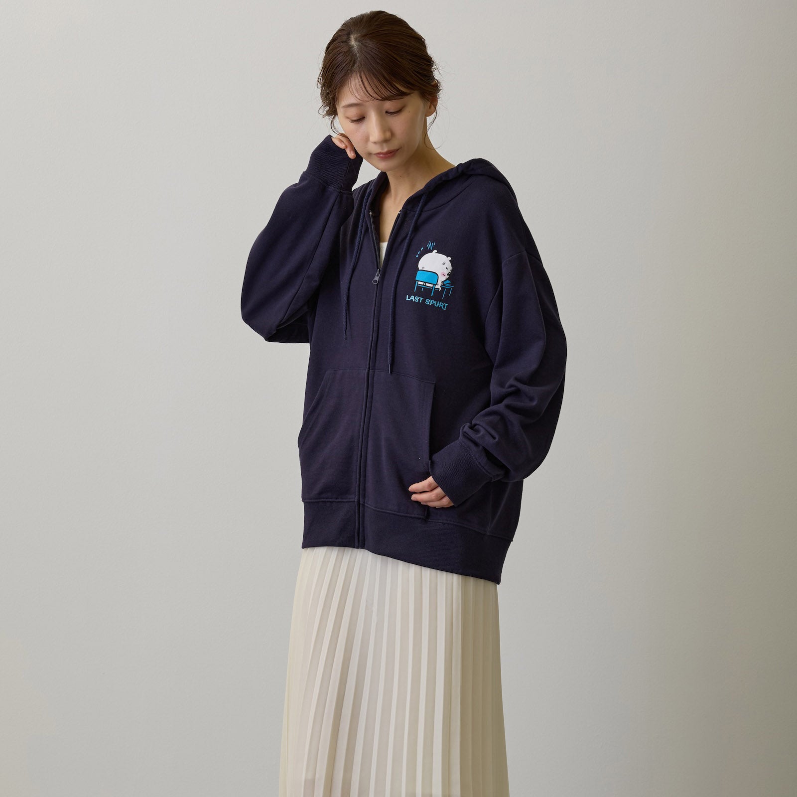 ちいかわ ZIPパーカー 試験だ ネイビー | ちいかわマーケット 公式