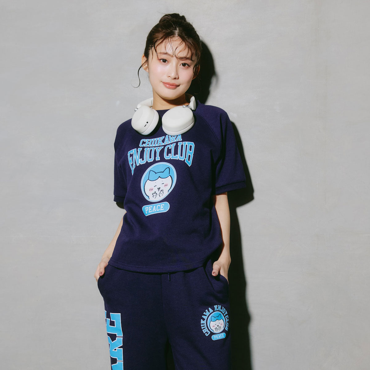 치이카와 T셔츠 (피스 / 가르마 네이비)