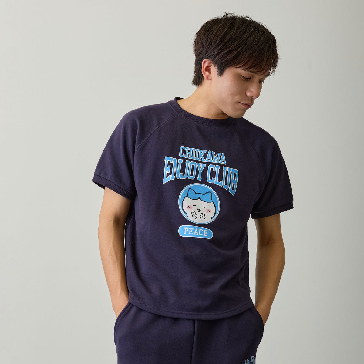 ちいかわ Tシャツ ピース ハチワレ ネイビー | ちいかわマーケット