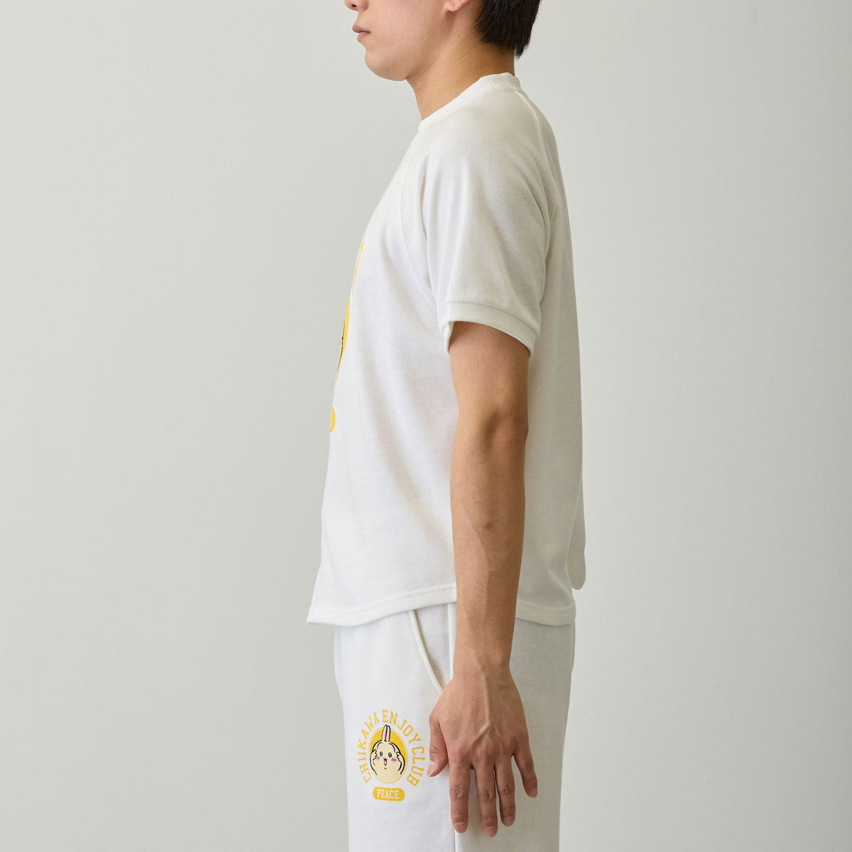 ちいかわ Tシャツ ピース うさぎ ホワイト | ちいかわマーケット 公式