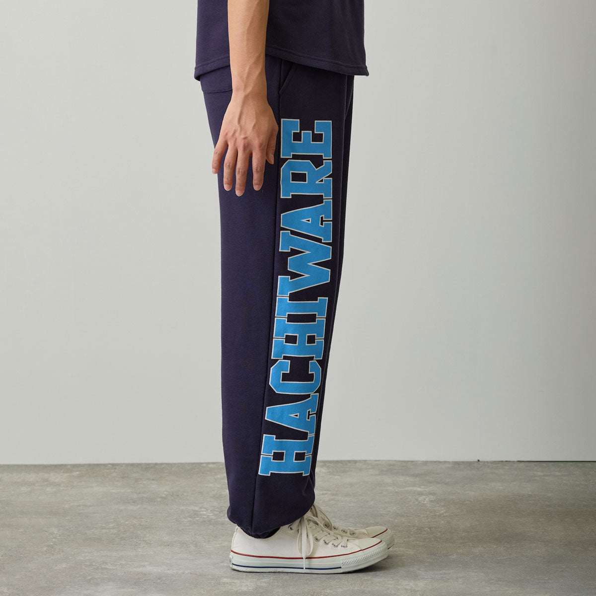 치이카와 스웨트 팬츠 (피스 / 가르마 네이비)