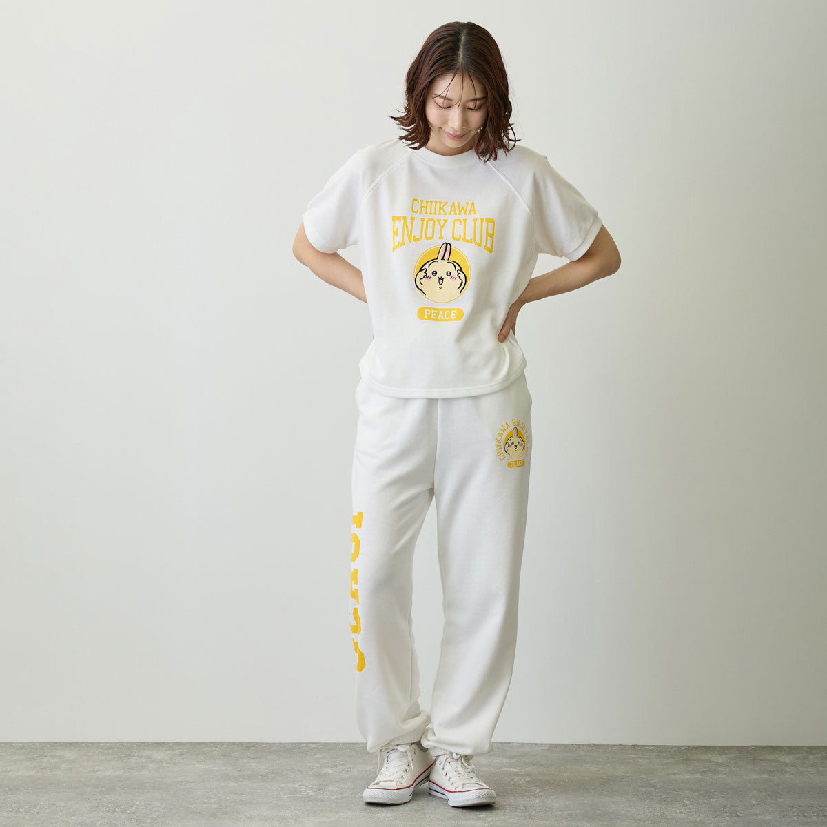 ちいかわ ピース うさぎ ホワイト　Tシャツ　スウェットパンツ　ソックス　L ちいかわ スウェットパンツ ピース うさぎ ホワイト | ちいかわ