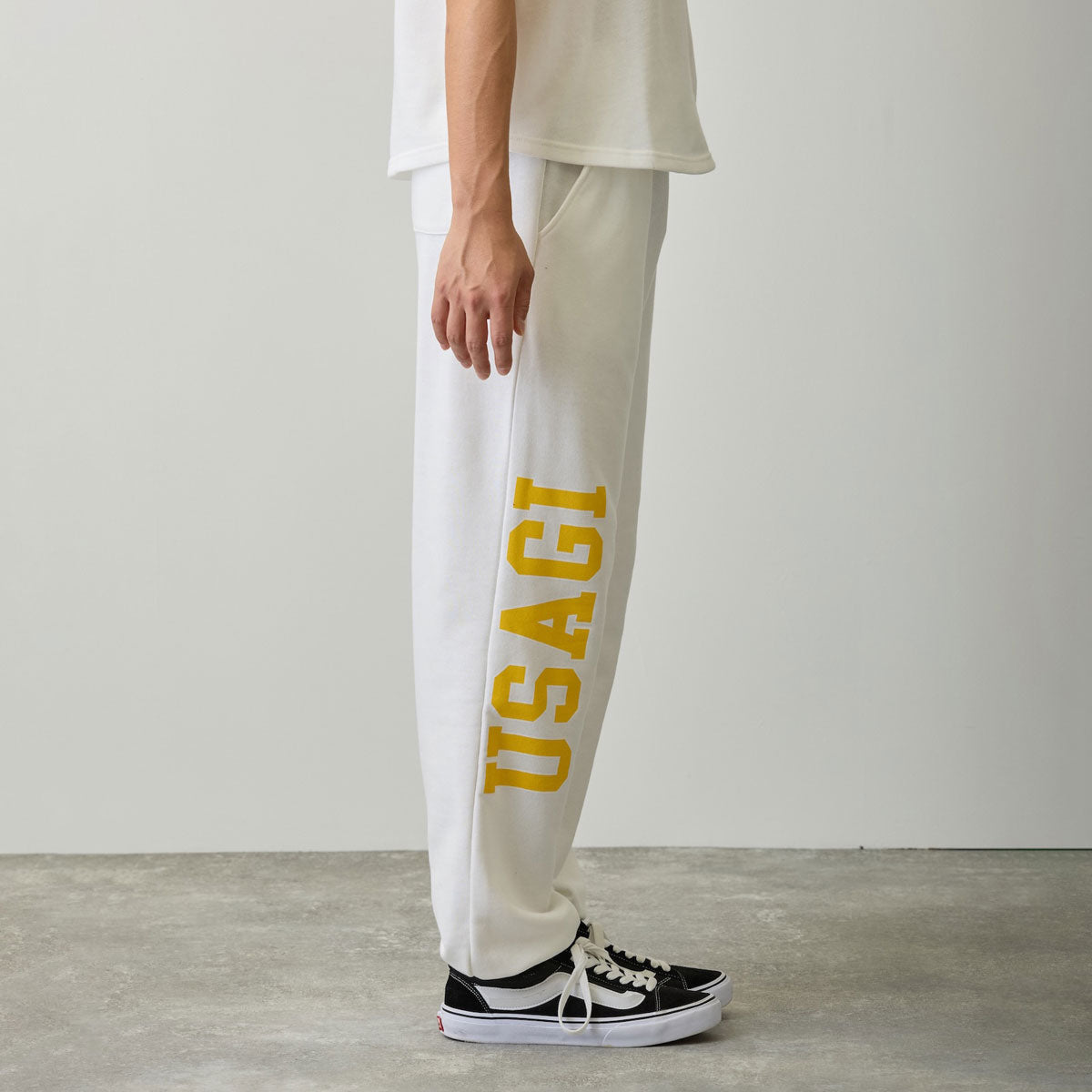 치이카와 스웨트 팬츠 (피스 / 토끼 화이트)