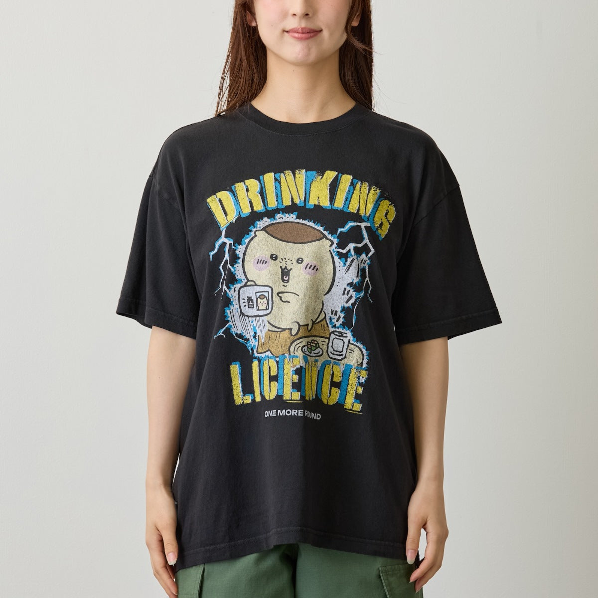 치이카와 T셔츠 DRINKING LICENCE 블랙