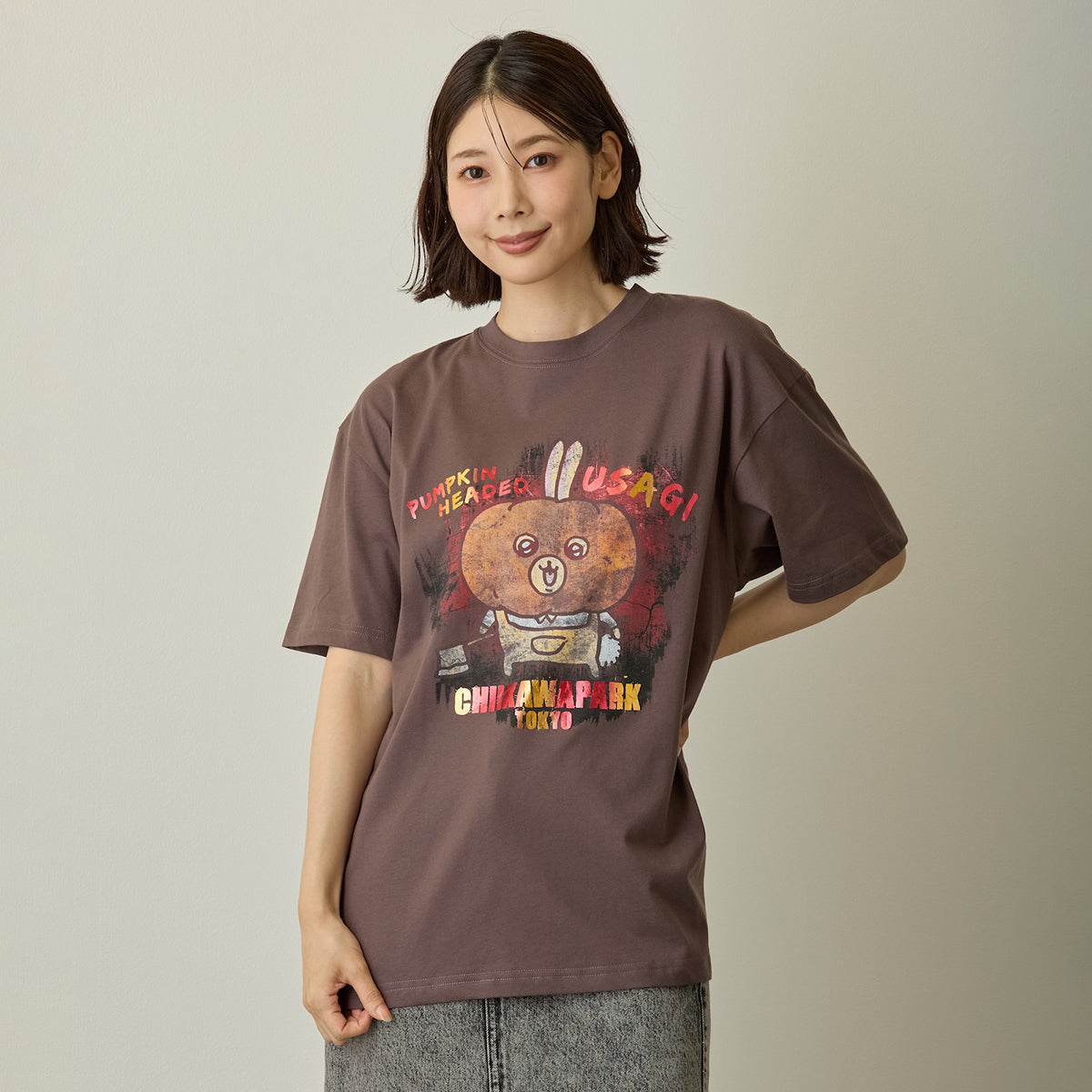 ちいかわ ちいかわパーク Tシャツ カボチャなうさぎ チャコール | ちい