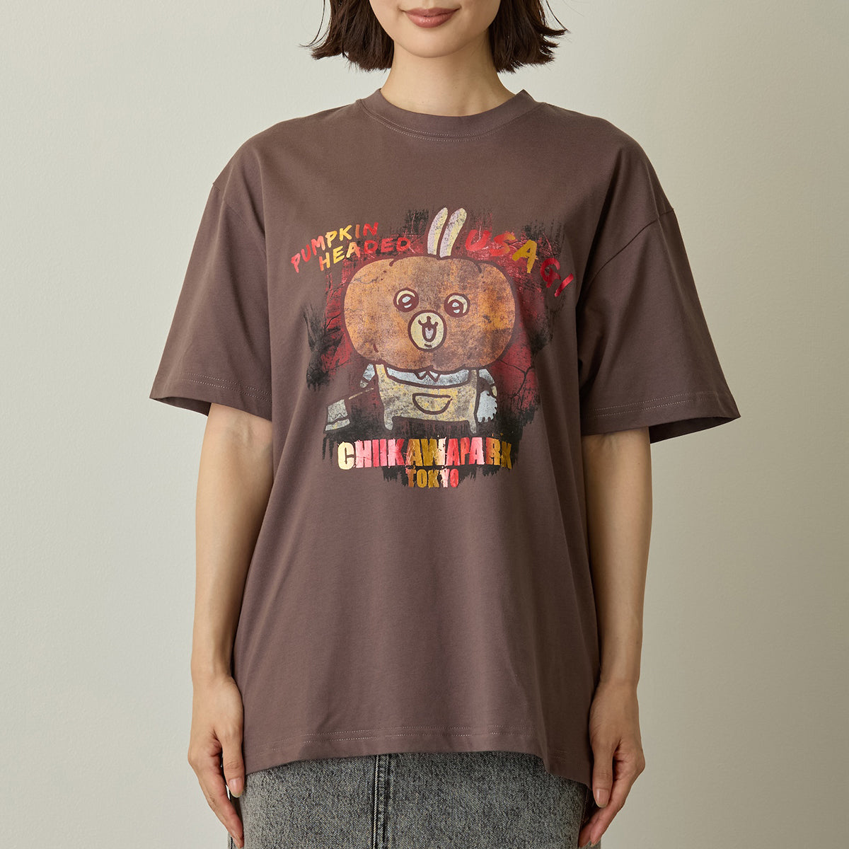 ちいかわ ちいかわパーク Tシャツ カボチャなうさぎ チャコール | ちい