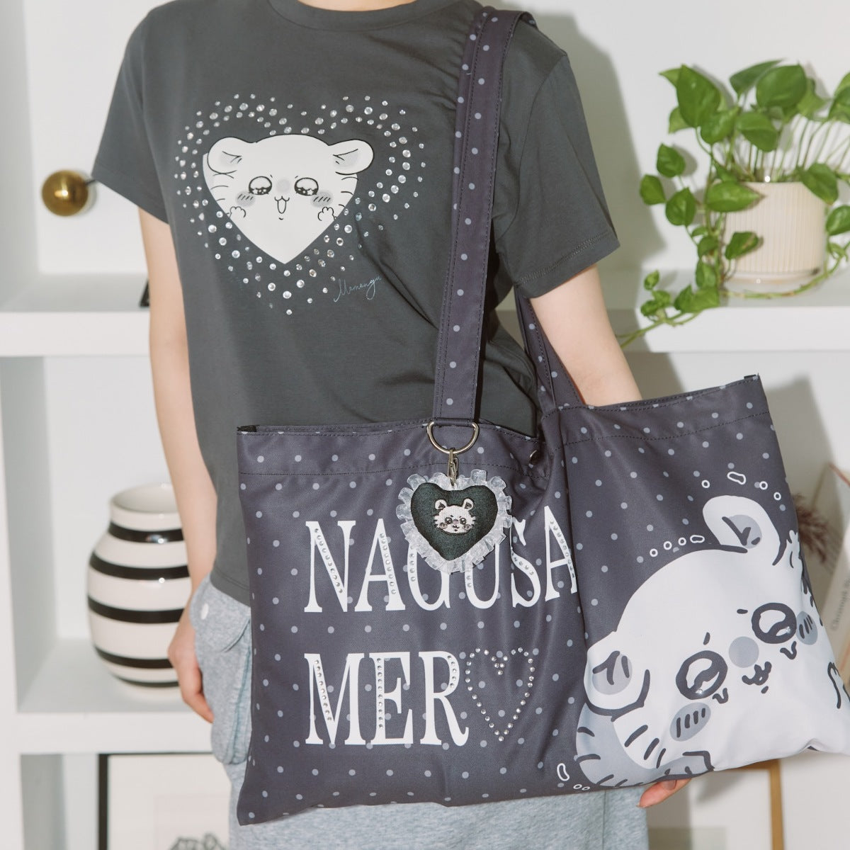 Chiikawa Tote Bag w/Charm NAGUSAMERO (Momonga) Charcoal Black