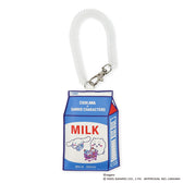 Chiikawa × Sanrio Characters Faux Die-cut Pass Case (Chiikawa & Cinnamoroll)