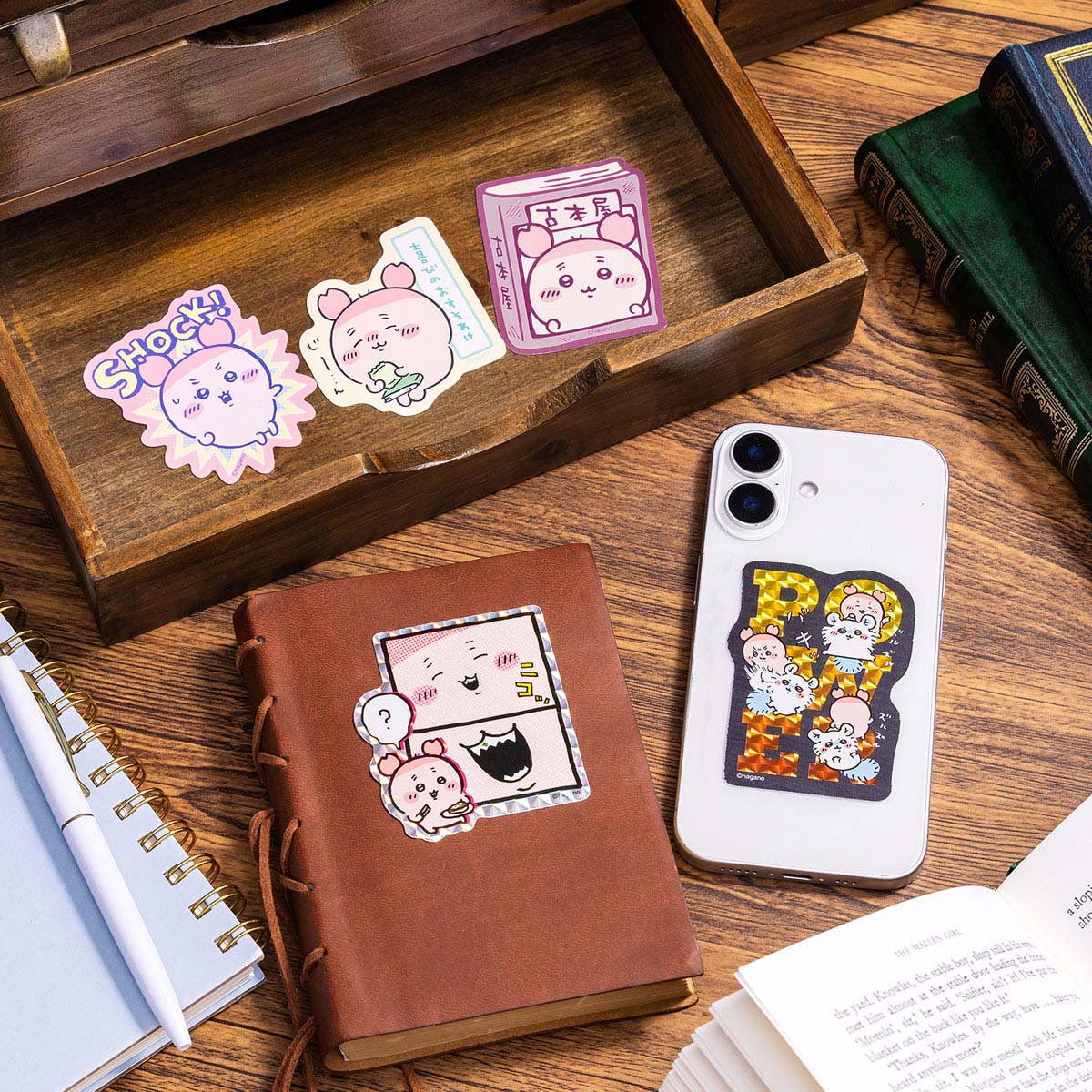 ちいかわ 古本屋のスマホに貼れるサイズのステッカー（喜びのおすそ
