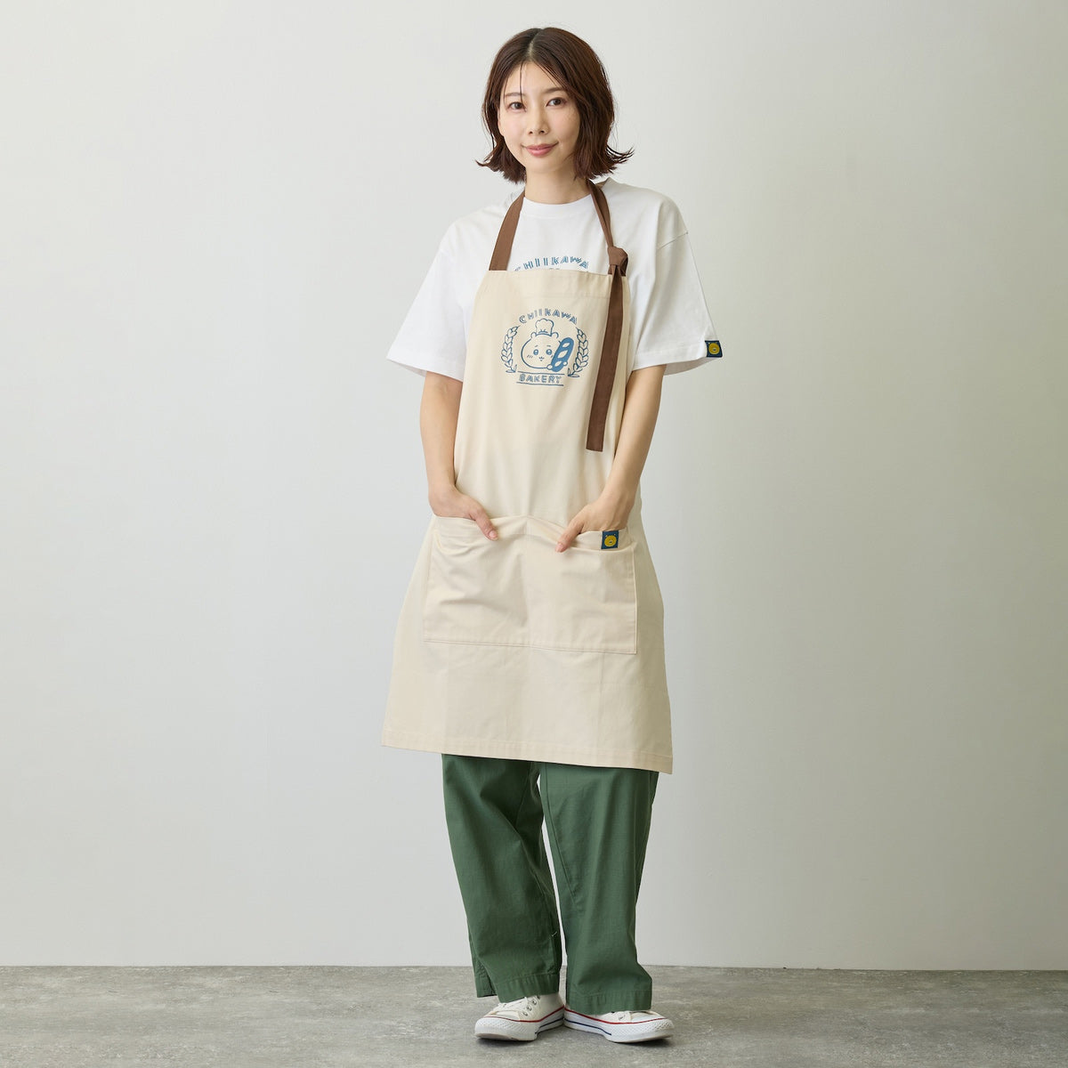【新品】ちいかわキッチン レディースエプロン ちいかわ ちいかわベーカリー エプロン ロゴ ナチュラル | ちいかわ
