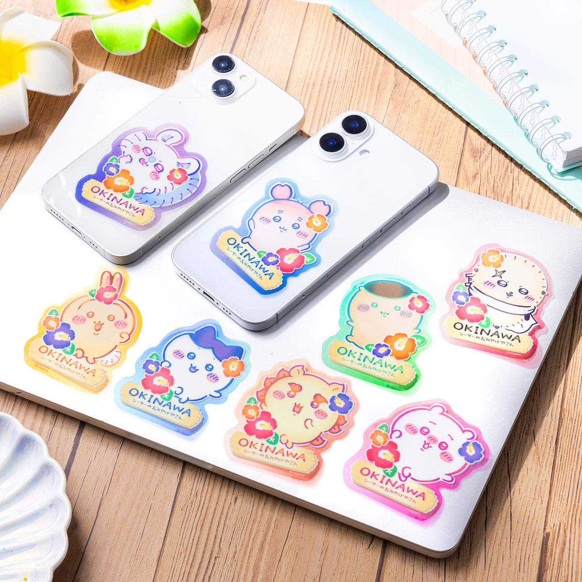 ちいかわ シーサーのおみやげやさん スマホに貼れるサイズのクリアステッカー（ラッコ）