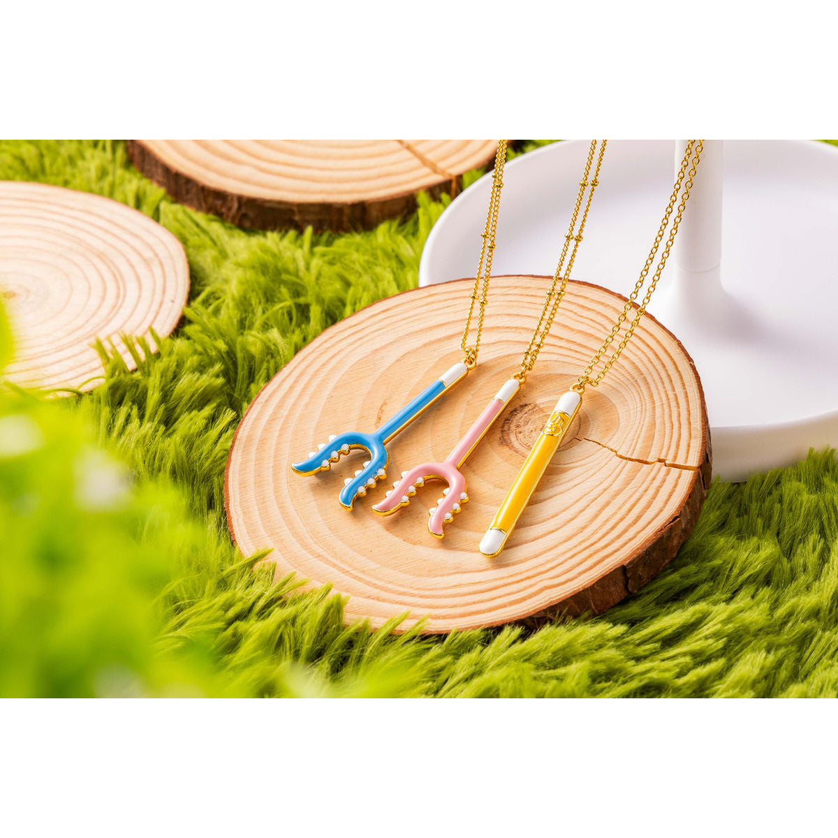 Chiikawa Park Necklace (Sasumata Chiikawa)