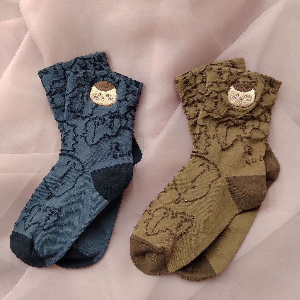 Chikawa Float Embroidery Crew Socks (Kurimanju Navy) For Ladies