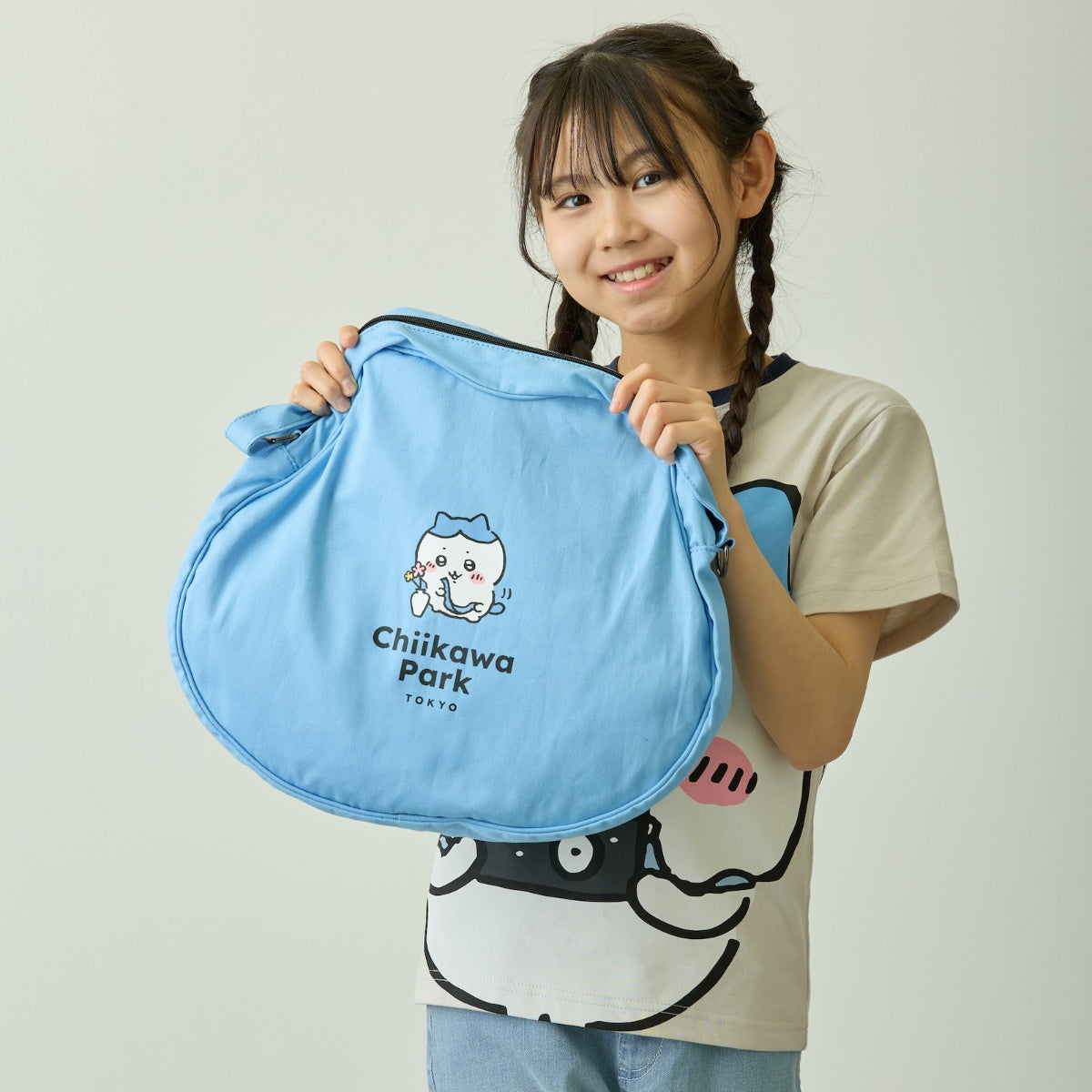 ちいかわ ちいかわパーク ショルダーバッグ ハチワレ ブルー | ちい