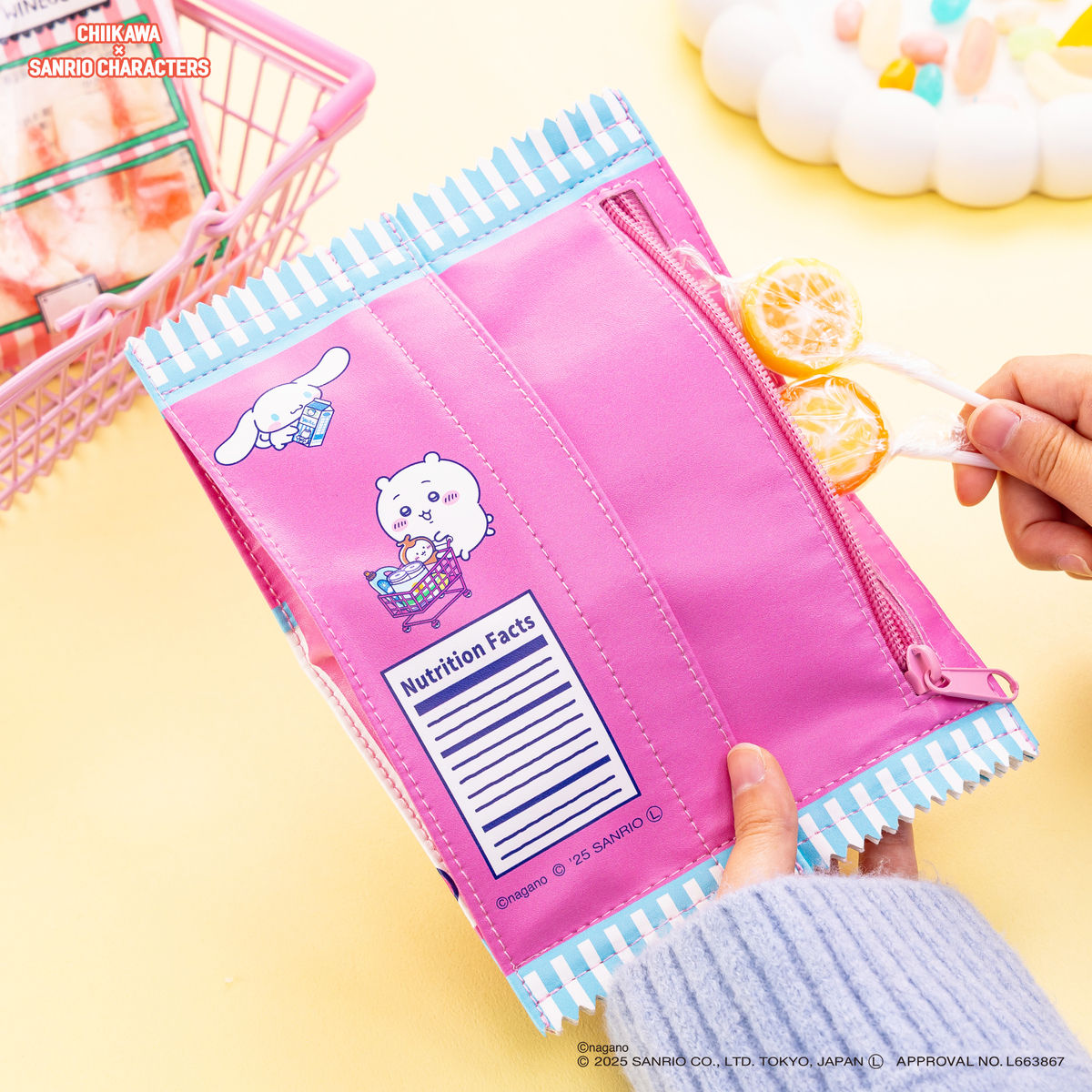 Chiikawa × Sanrio Characters Supermarket Snack Pouch (Hachiware and Hello Kitty)
