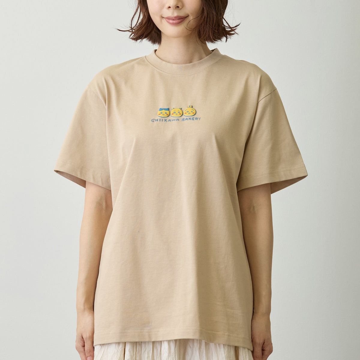 Chiikawa Bakery T-shirt (Bread Trio / Sand Beige) | Chiikawa