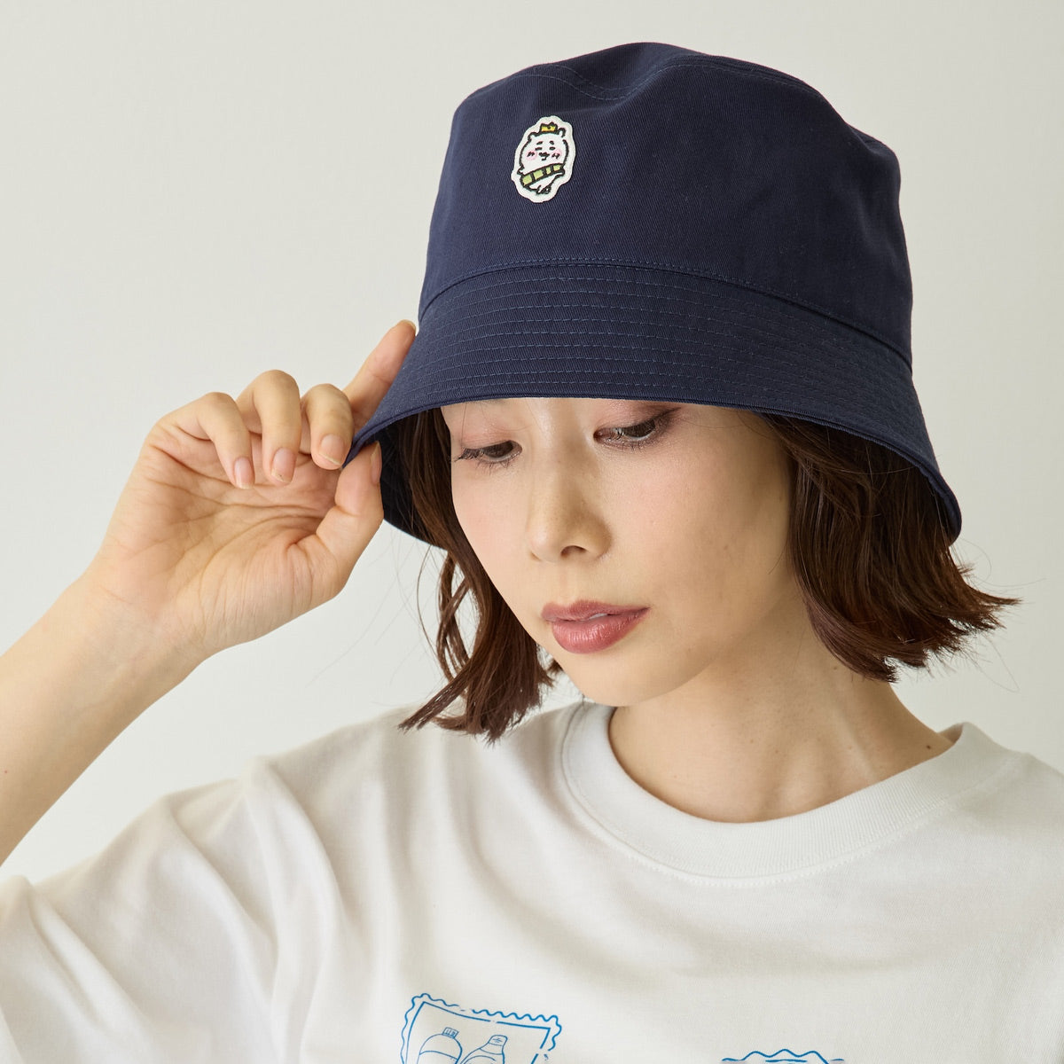 ちいかわ バケットハット 王冠 ネイビー | ちいかわマーケット 公式