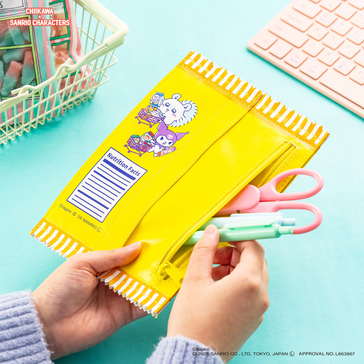 Chiikawa × Sanrio Characters Supermarket Snack Pouch (Hachiware and Hello Kitty)