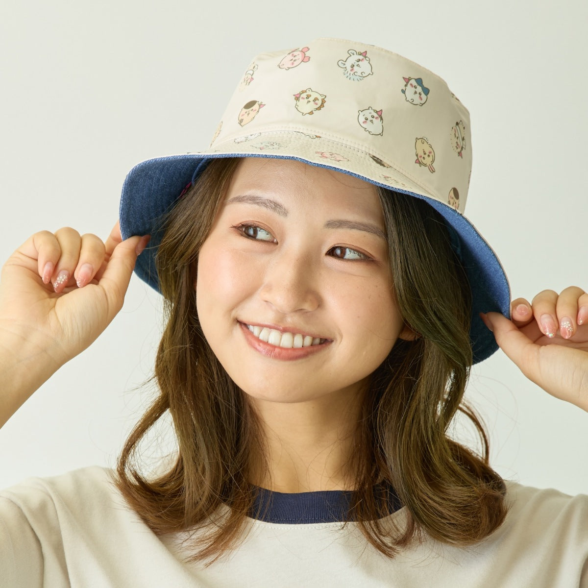 Official Online Store限定のバケットハットです。 ちいかわ ちいかわパーク リバーシブルバケットハット みんな ライト